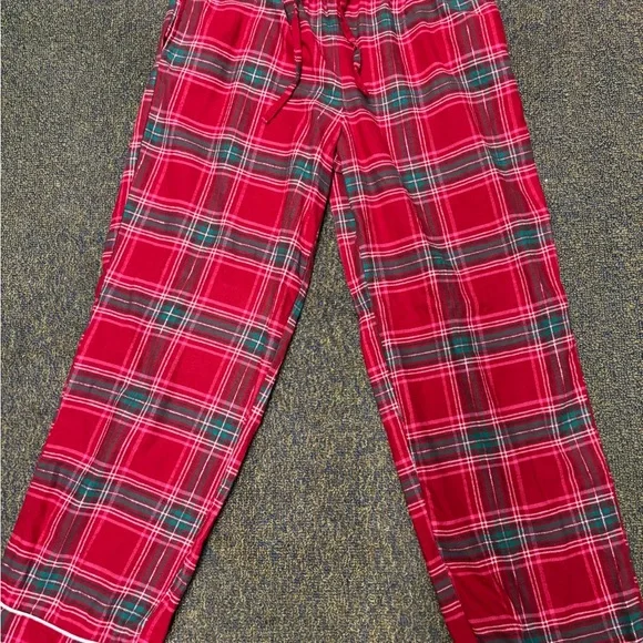 Liz Claiborne Red Plaid Women's Pajama Set - Picture 2 of 5